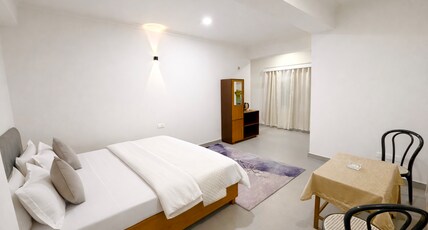 Hotel Tulip Residency Room Type - Suite with Mountain View and Balcony