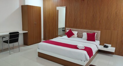 Hotel Vista Haven Room Type - Deluxe Room