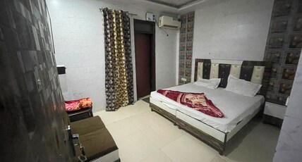 Harji Homestay | 1 minute from Golden Temple Room Type - Non AC Room