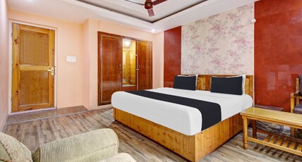 Collection O Rajbagh Room Type - Deluxe