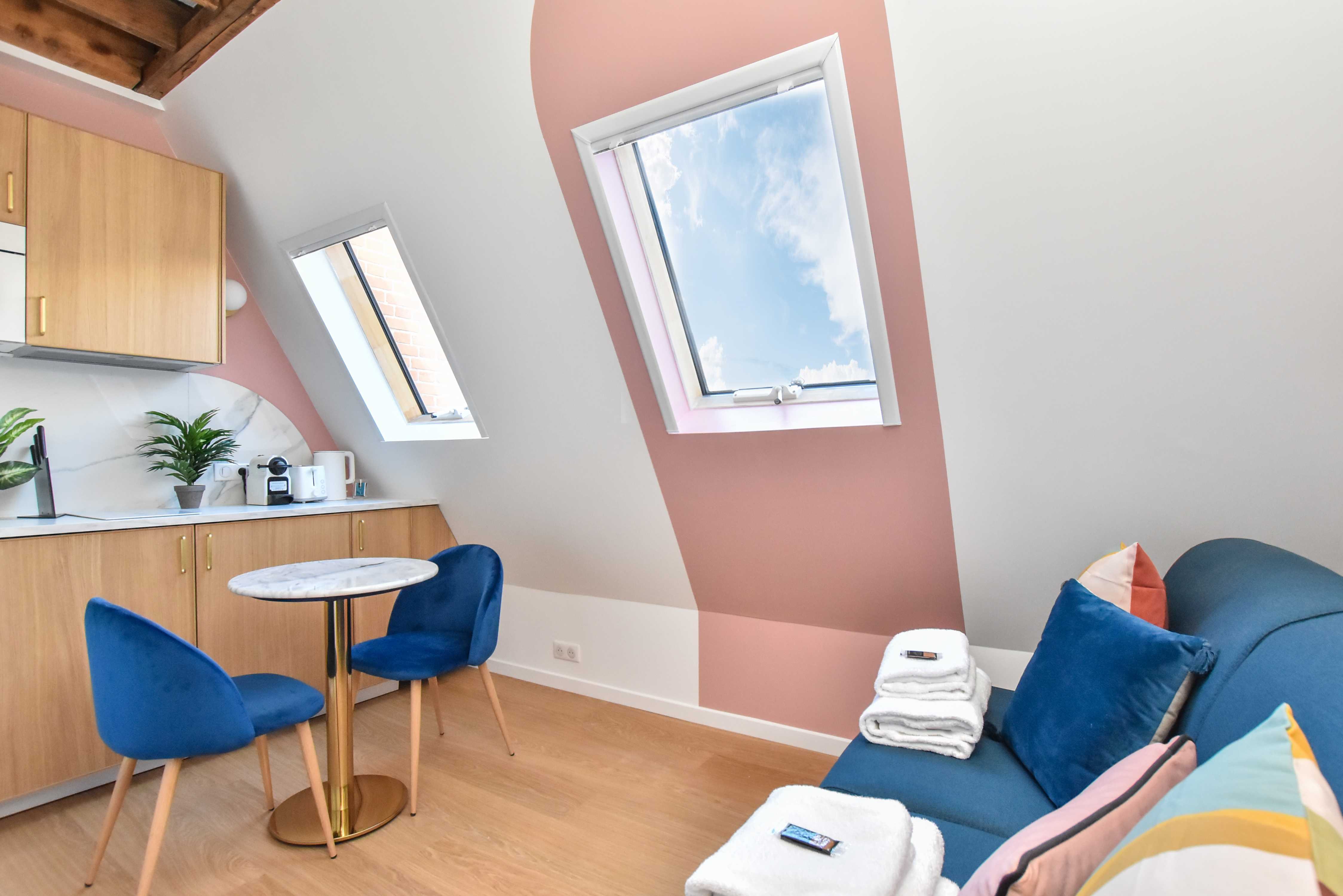 Charming studio - 2P - Champs Elysees 20 - Tap to explore photos