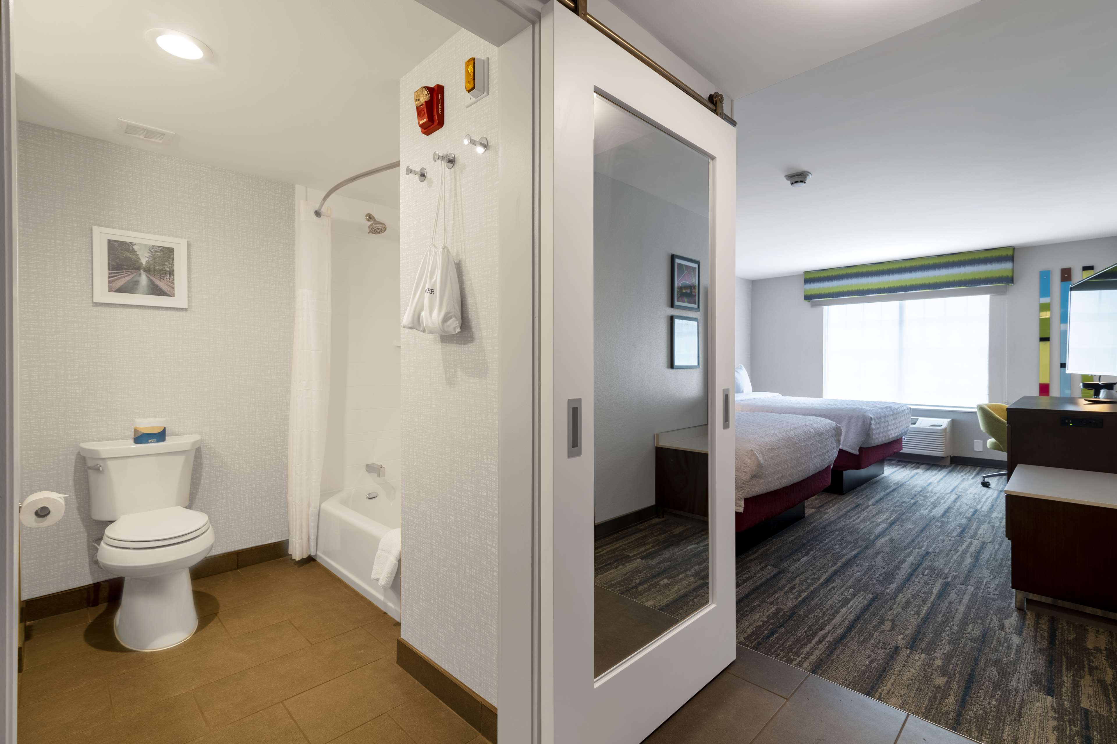 Hampton Inn Lincoln White Mountains - Tap to explore photos