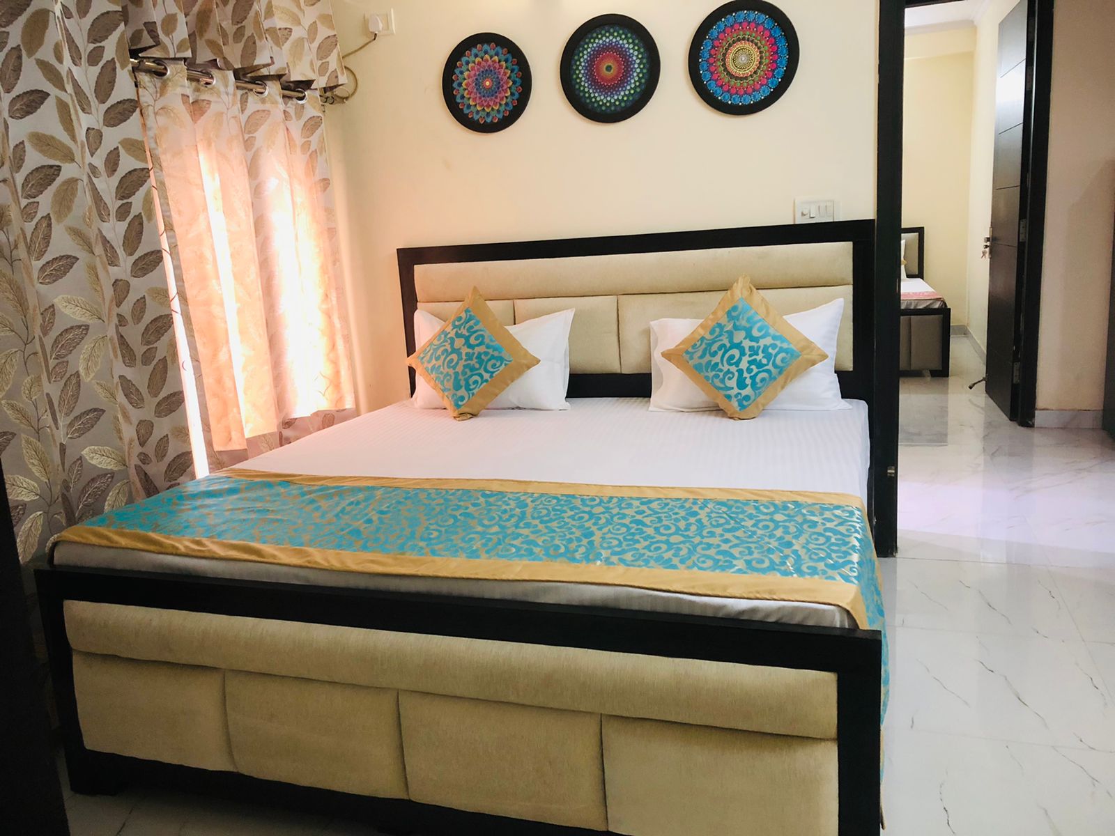 Short Stay Service Apartment in Vasant Kunj - Tap to explore photos