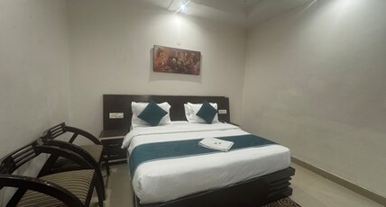 Hotel Skaga Room Type - Deluxe Double Bed Ac