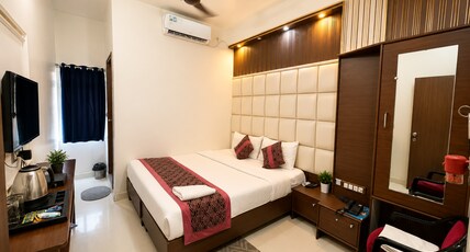 HOTEL WISDOM CELEBRATION Room Type - Premeium Room