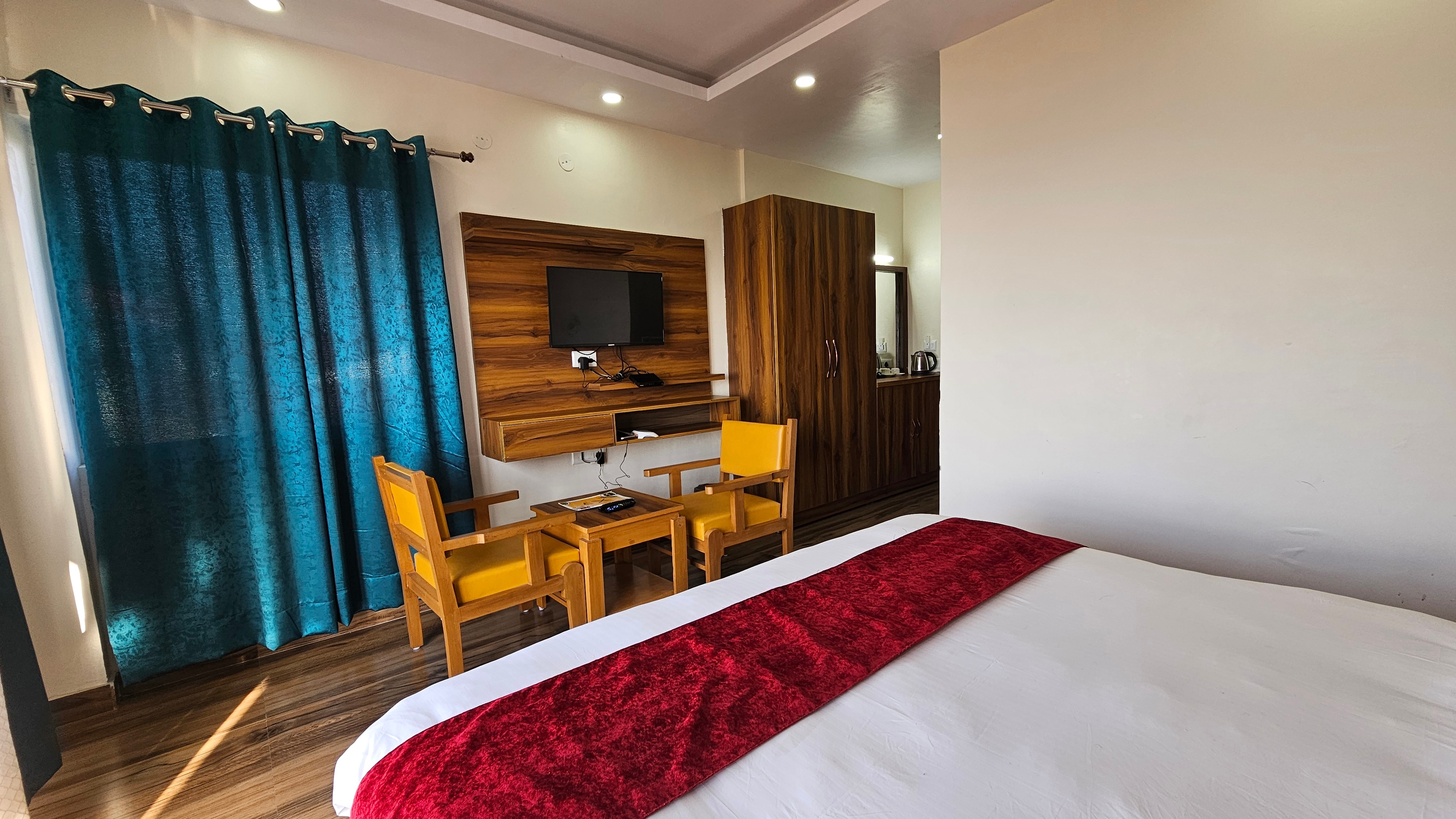 Mukteshwar Treat Resort - Tap to explore photos