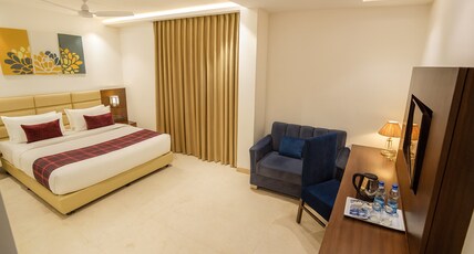 HOTEL TEN SQUARE (5 Minutes from The Taj Mahal) Room Type - Super Deluxe Room