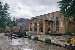 RiverArch Greenfields Resort