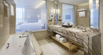 DoubleTree by Hilton Hotel Qingdao - Jimo Room Type - KING DELUXE CORNER ROOM