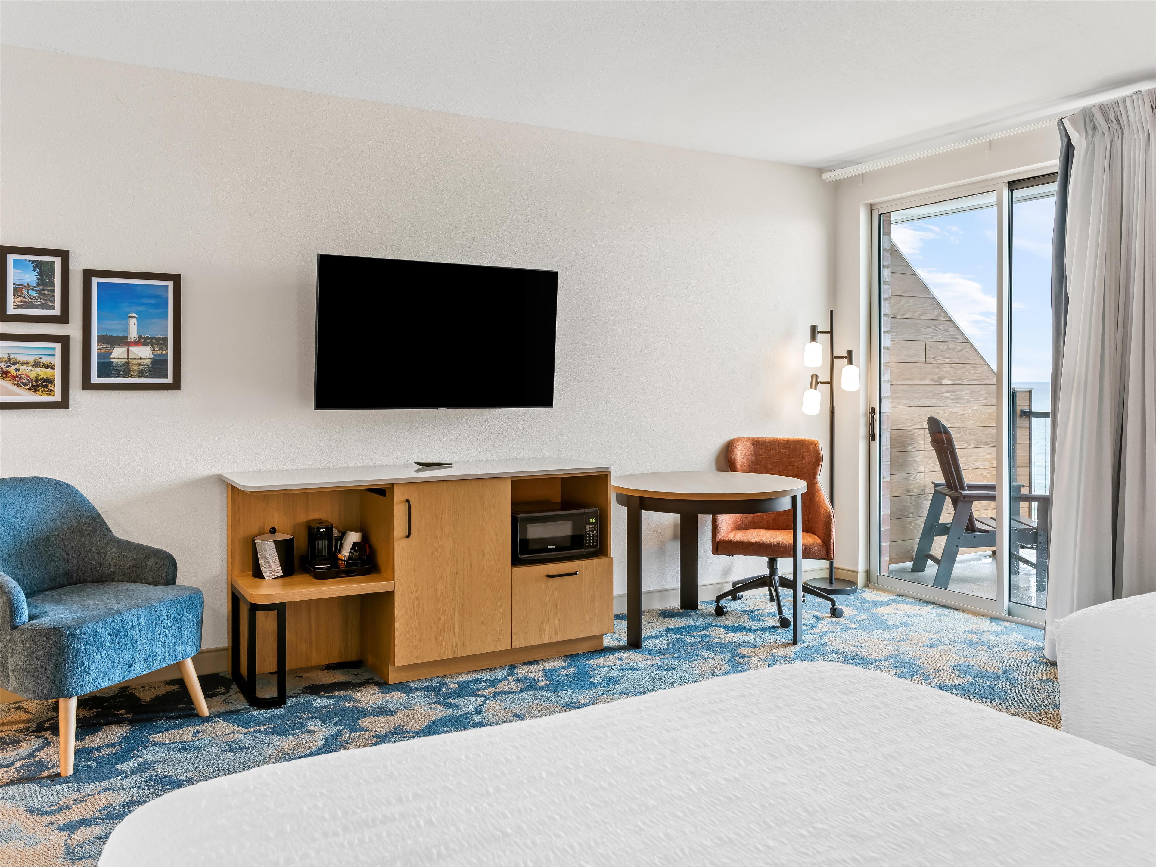 Hampton Inn St Ignace Lakefront Mackinac - Tap to explore photos