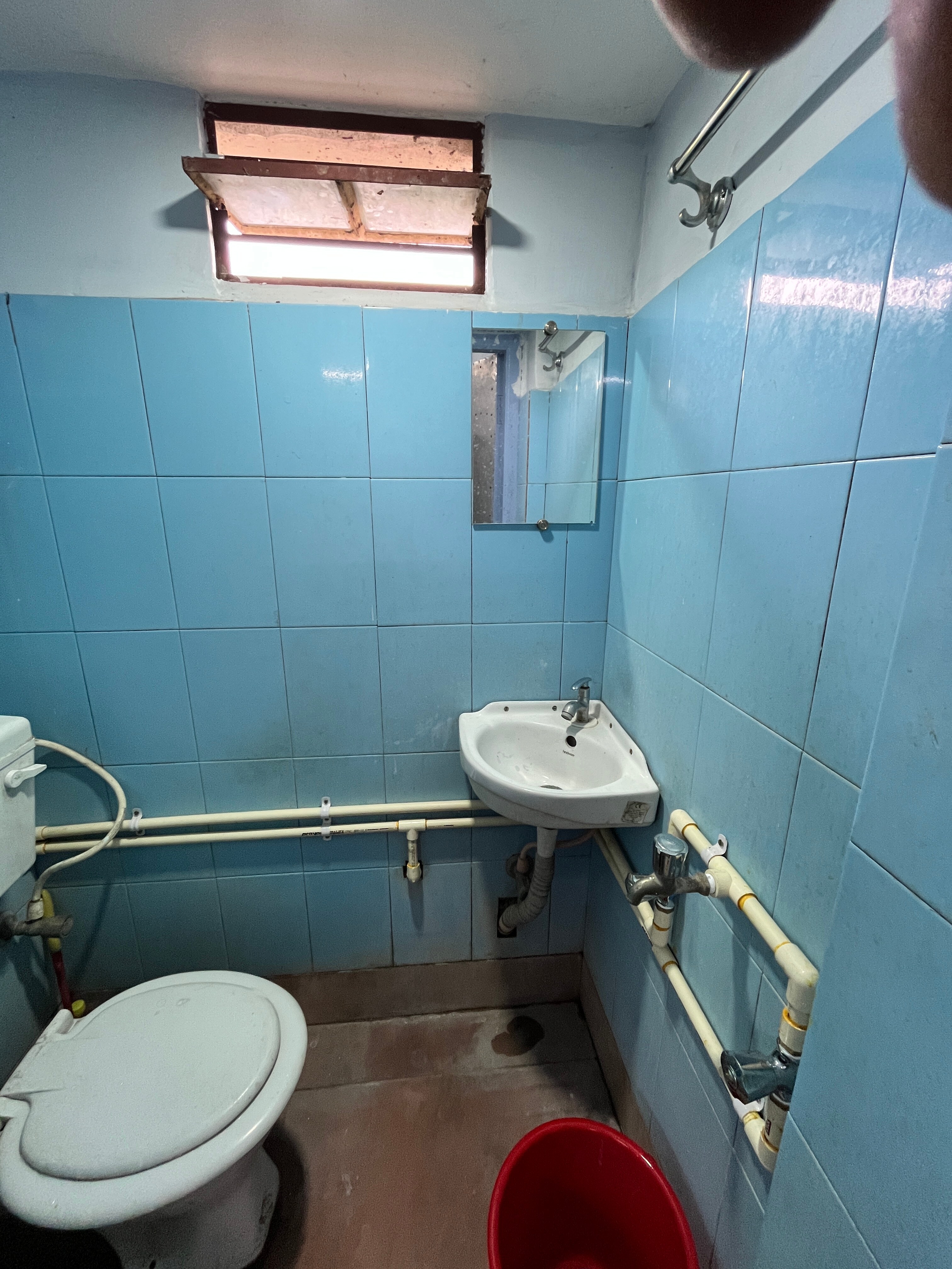 Cozy Single room. - Tap to explore photos