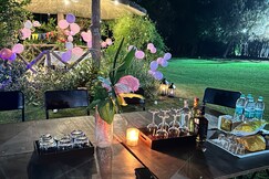 the Royal Farm Resort