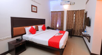 Hotel Padma Cafe Room Type - Deluxe