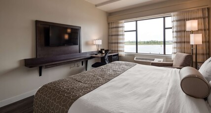 Best Western Plus Coastline Inn Room Type - 1 King Bed, Non-Smoking, High Speed Internet Access, River View, Full Breakfast Best Western Plus Coastline Inn Room Type - 1 King Bed, Non-Smoking, High Speed Internet Access, River View, Full Breakfast