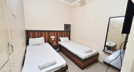 Hotel Yatri Room Type - STANDARD