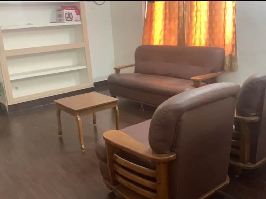 TAM1 Budget Renovated 1BHK Split Bath WC - Tap to explore photos