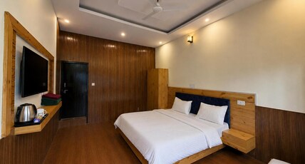 CrossHill House Mussoorie Room Type - Deluxe Room with Balcony