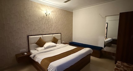 HolidayVilla Amritsar| Luxury Rooms & Suites Room Type - Roof Top Standard Room Level 4 | Lift Facility till Level 3 HolidayVilla Amritsar| Luxury Rooms & Suites Room Type - Roof Top Standard Room Level 4 | Lift Facility till Level 3