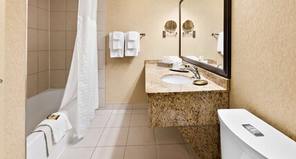 Best Western Plus Nor'wester Hotel & Conference Centre Room Type - Suite-2 Double Beds, Non-Smoking, Sofabed, Wet Bar, Microwave And Refrigerator, Flat Screen Televisi Best Western Plus Nor'wester Hotel & Conference Centre Room Type - Suite-2 Double Beds, Non-Smoking, Sofabed, Wet Bar, Microwave And Refrigerator, Flat Screen Televisi
