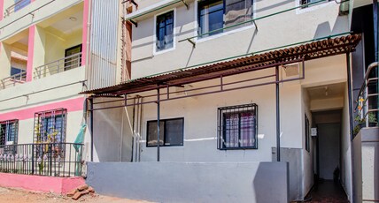 Dhaigude Residency Room Type - Standard room no view