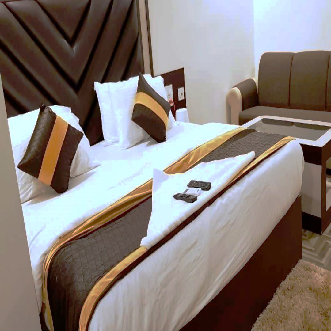 Rajas Holiday inn - Tap to explore photos