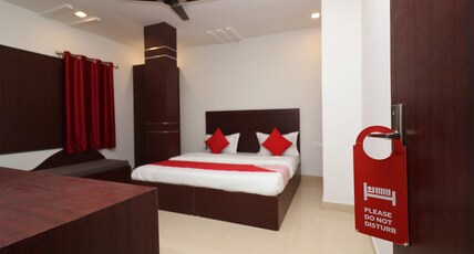 Hotel Gayatri Residency Room Type - Deluxe