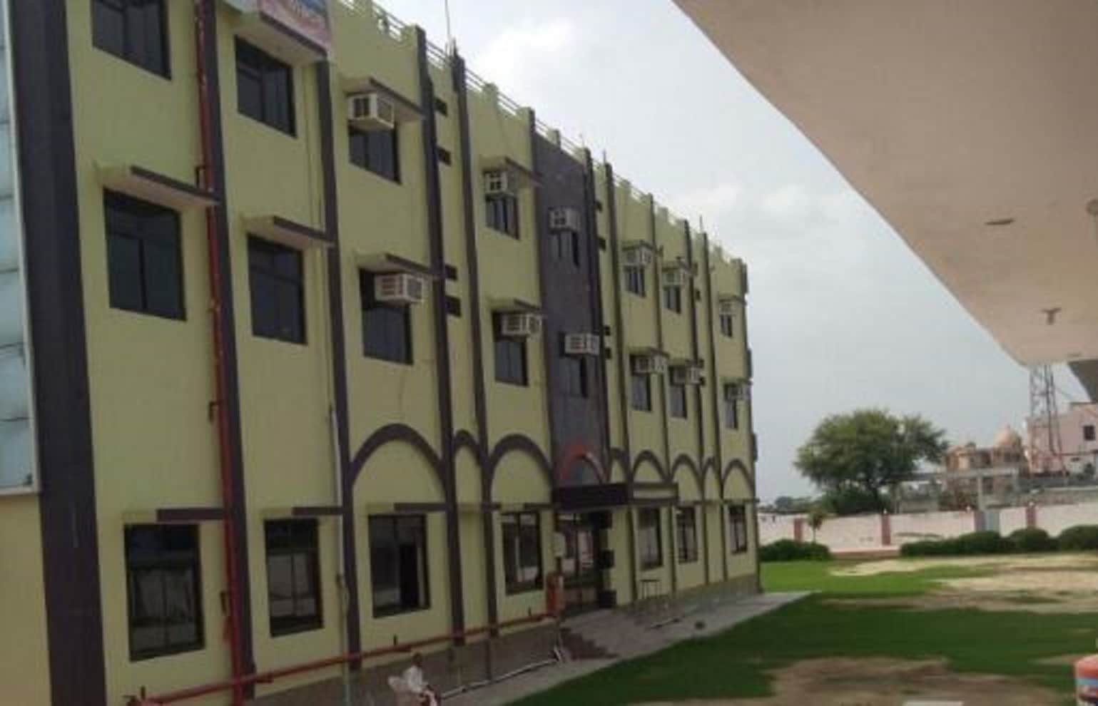 Hotel Aditya Palace - Tap to explore photos