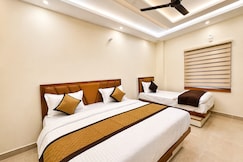 Hotel R.K. Palace near Banke Bihari Temple