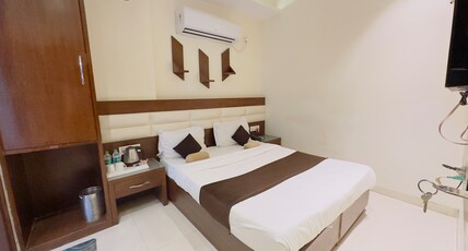 Lotus Grand AKM Room Type - Executive AC Room Only for 2 People