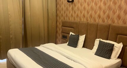 Oly Hotel Rajshree Room Type - Deluxe Room