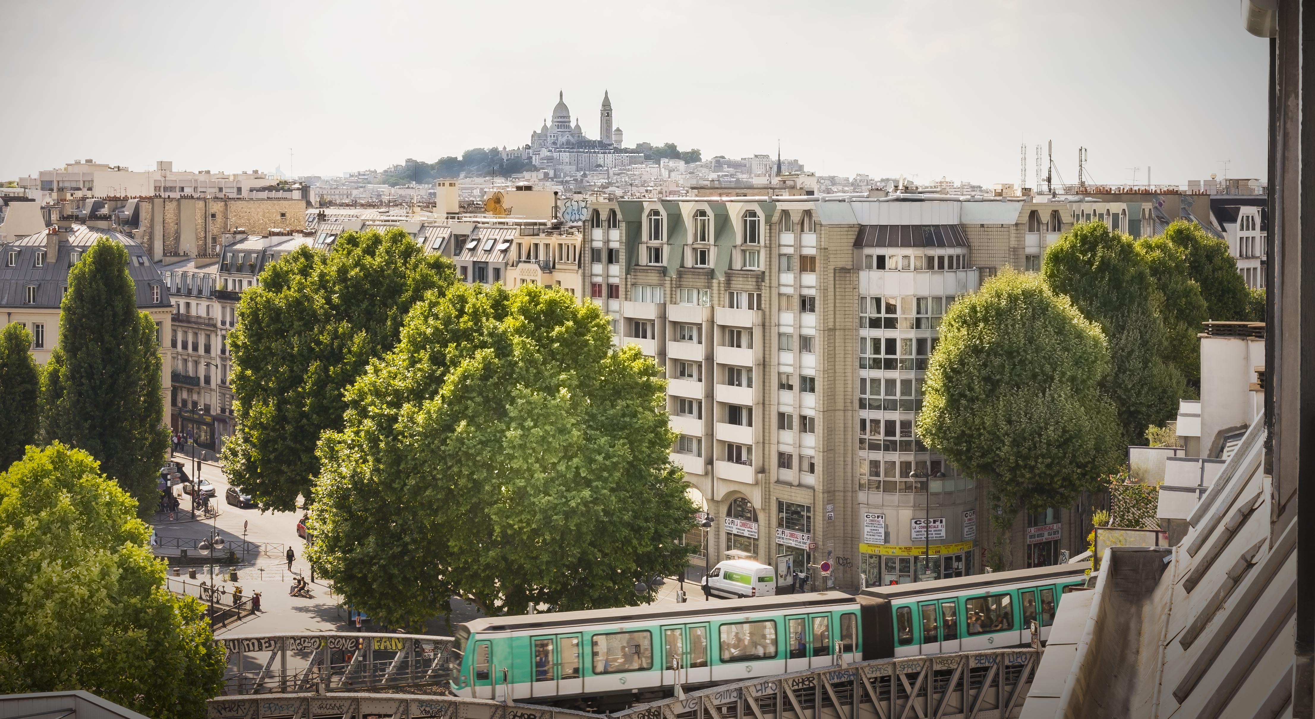 Libertel Canal Saint Martin - Tap to explore photos