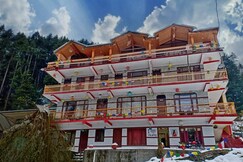 Spring House Manali | Rooms with Wi-Fi