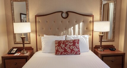 King George Hotel Union Square San Francisco Room Type - Deluxe Queen