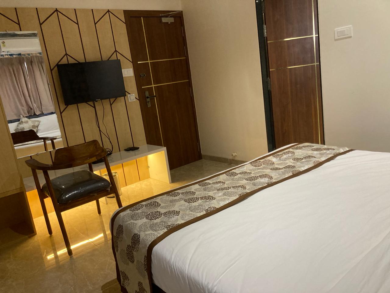 Hotel Suvarnam Residency - Tap to explore photos