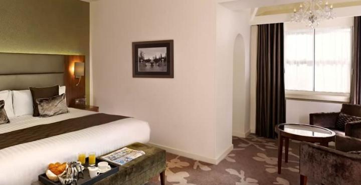 Blakemore Hyde Park Hotel - Tap to explore photos