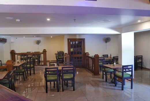 Hotel Vani, Changanaserry