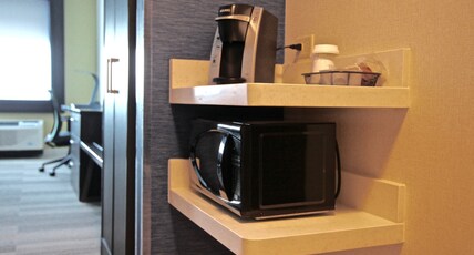 Holiday Inn Express & Suites OSWEGO Room Type - 2 Queen Standard