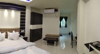 Kangaroo Hotel Room Type - Super Deluxe Room