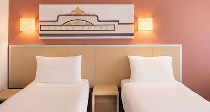 Mercure Newcastle Room Type - Deluxe King Room