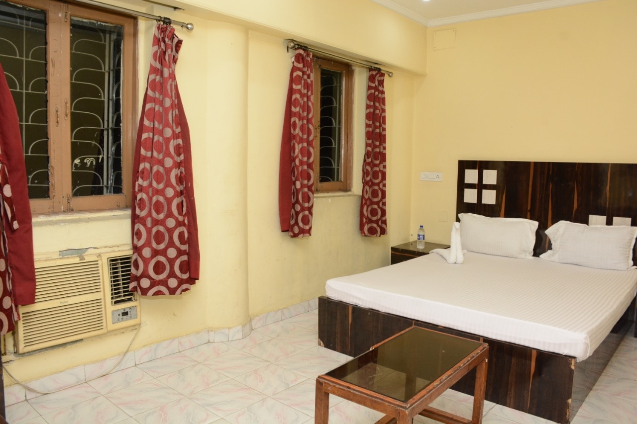 Plaza Kolkata By WB Hotels - Tap to explore photos