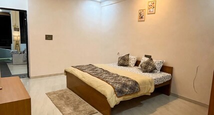 Hotel Madhav Bhakta Nivas Room Type - Premium DELUXE AC ROOM D13