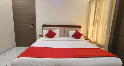 Hotel Riddhi Presidency Room Type - DELUXE ROOM