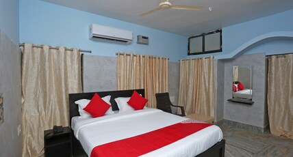Hotel O The Ambience Room Type - Classic