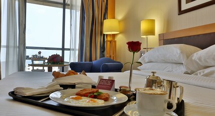 Crowne Plaza Hotel Beirut, an IHG Hotel Room Type - 1 King 1 Bedroom Suite with balcony