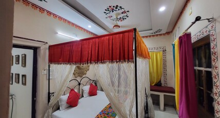 Hotel Hanuman Ghat Room Type - Rajasthani Royal Lake View Room