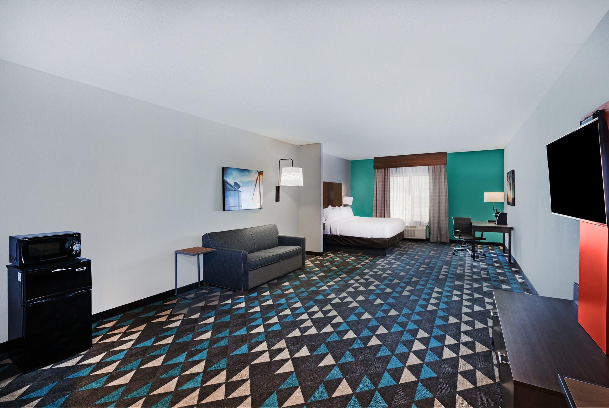 Holiday Inn Express & Suites Perryton - Tap to explore photos