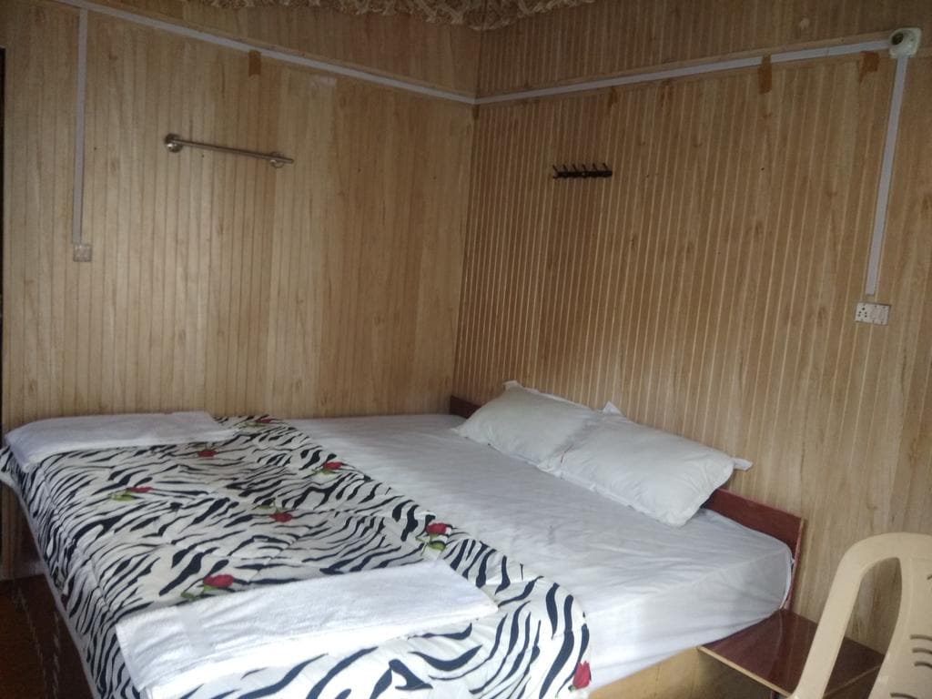 HOTEL RIVER VIEW - Tap to explore photos