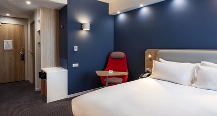 Holiday Inn Express NICE - GRAND ARENAS Room Type - 1 Queen Standard Single Sofa Bed with Free Breakfast Holiday Inn Express NICE - GRAND ARENAS Room Type - 1 Queen Standard Single Sofa Bed with Free Breakfast