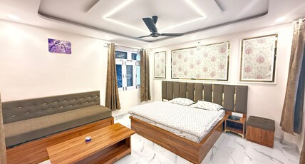SanjayHomeStay Room Type - Bedroom 505
