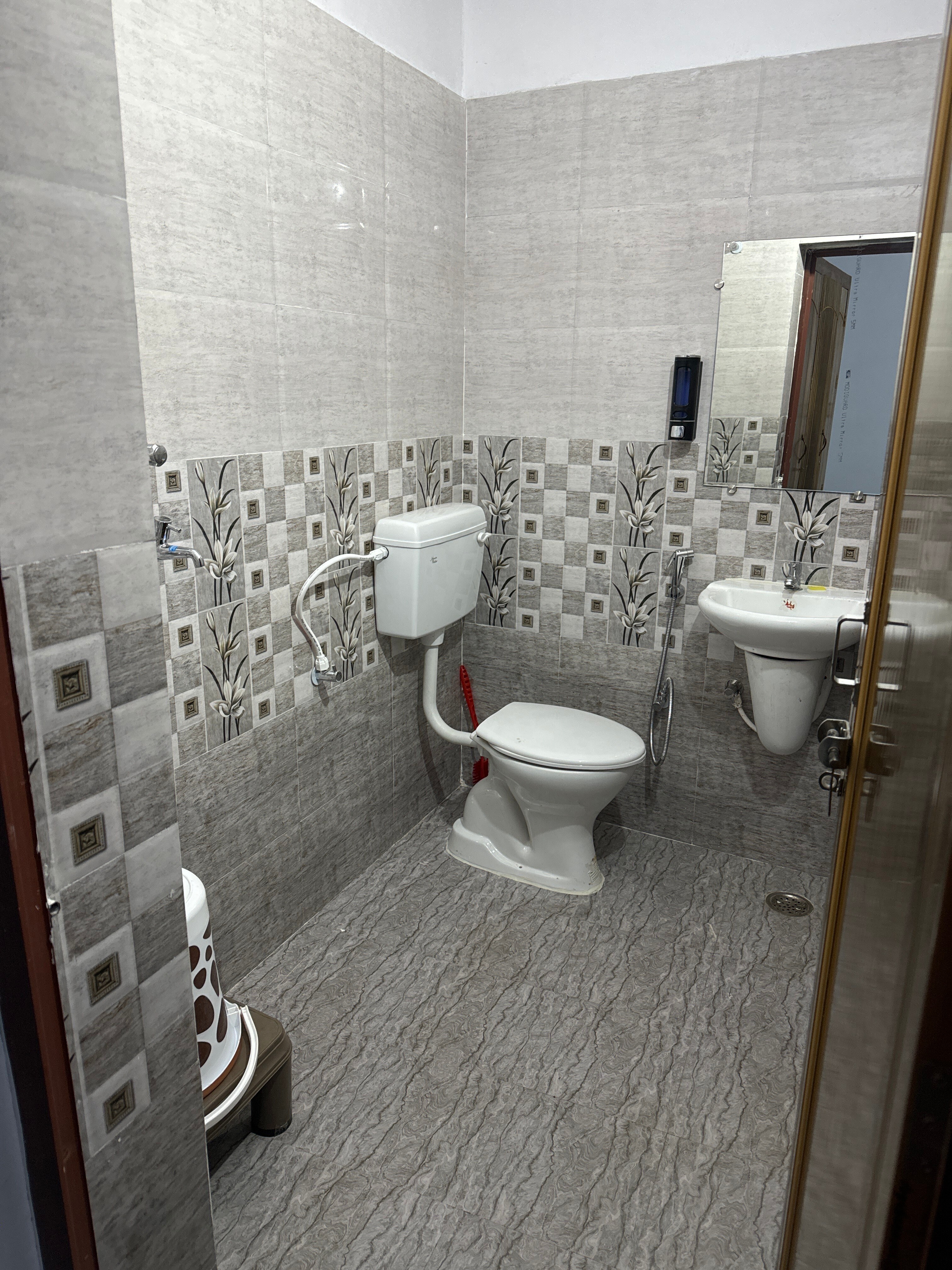 Matri Smriti Homestay - Tap to explore photos